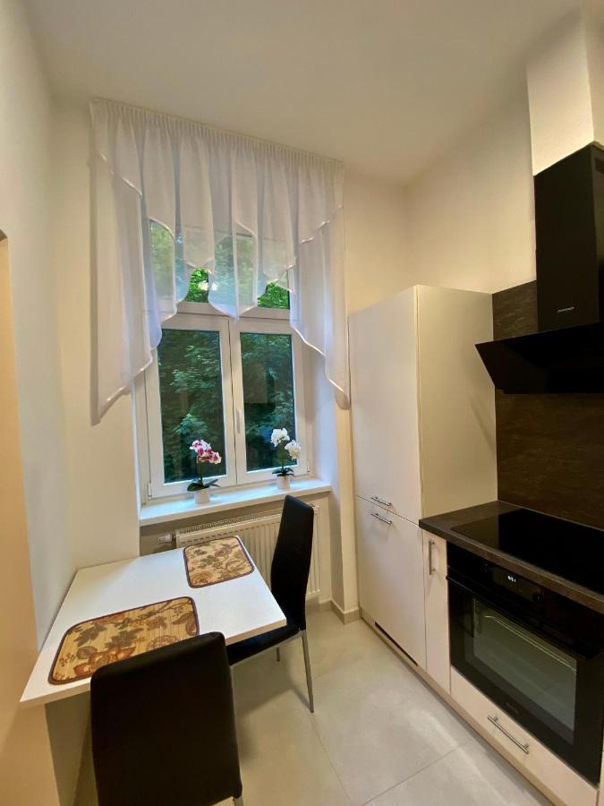 Top Class Apartments In Carlsbad KLV Exterior foto