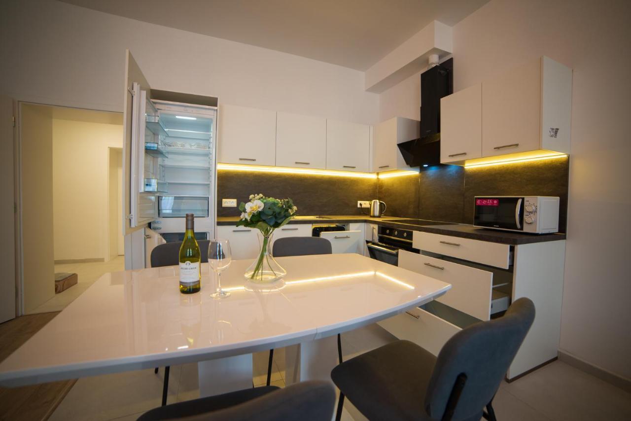 Top Class Apartments In Carlsbad KLV Exterior foto