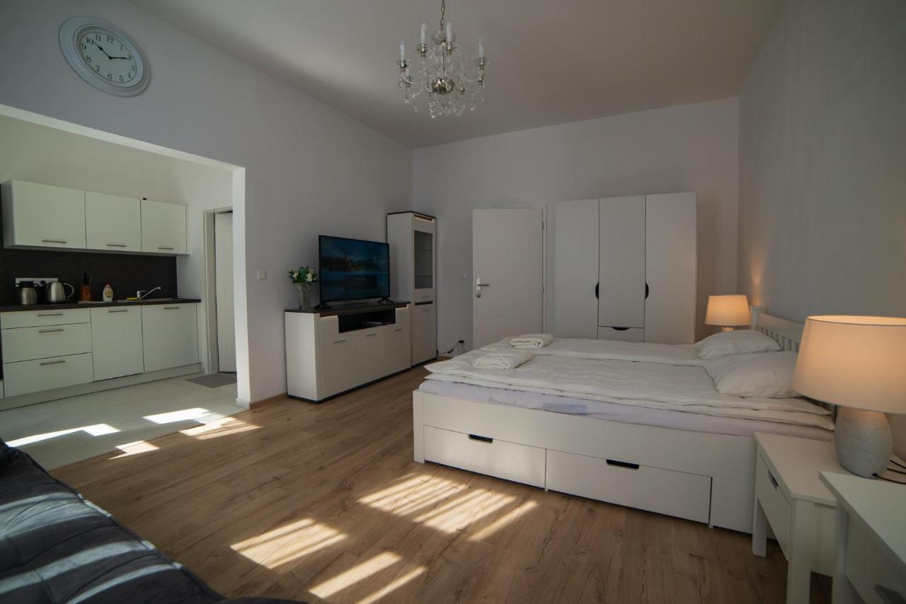 Top Class Apartments In Carlsbad KLV Exterior foto